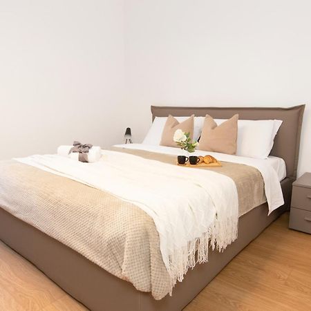 Ihost Apartment - Simonetta 7 Милано Екстериор снимка
